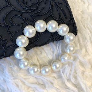 Classic Big bead Faux Pearls (M) adj. bracelet!